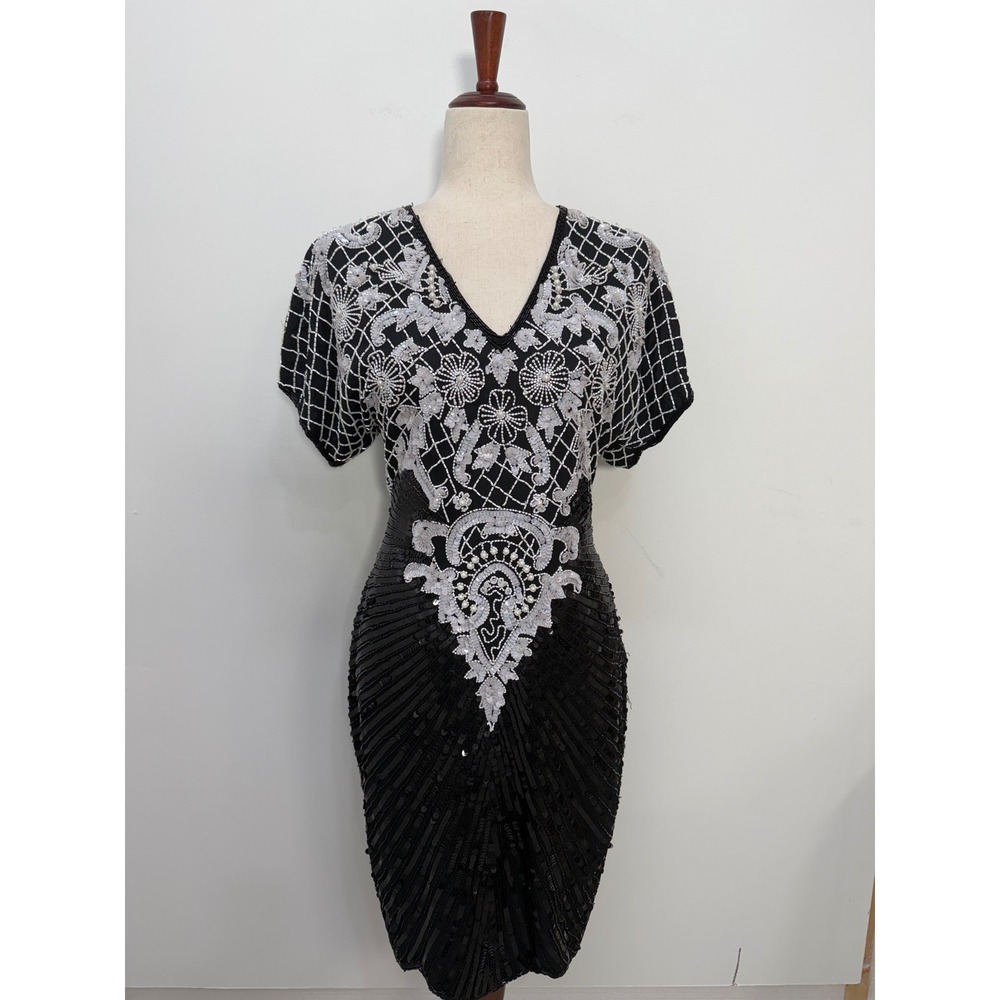 Vtg 80's Sequin Beaded Silk Cocktail Dress 8 Black Silver Keyhole Back V-Neck